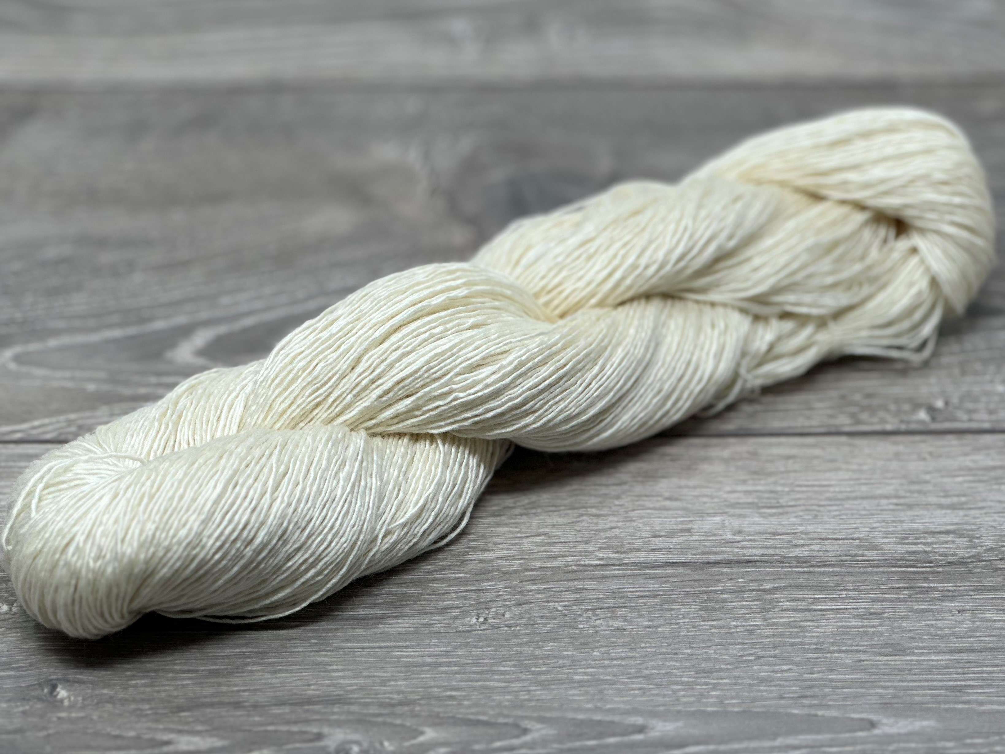 Sock Weight Single Ply 75% Superwash Extrafine (19.5 micron) Merino Wool 25% Silk Yarn 1 x 100gm Hank